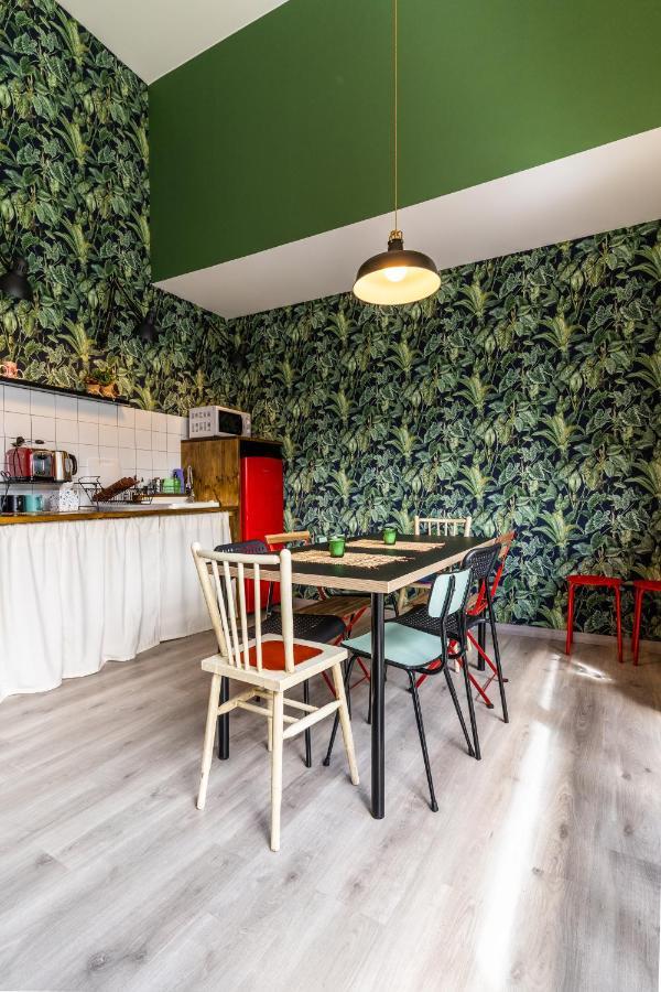 Four Rooms Hostel Lugo Ngoại thất bức ảnh