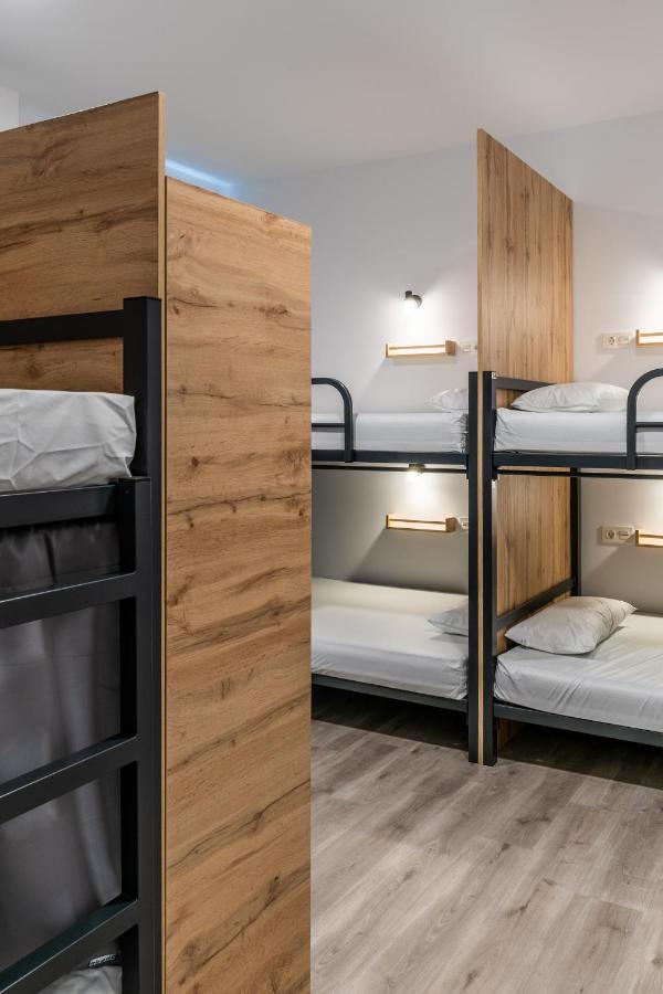 Four Rooms Hostel Lugo Ngoại thất bức ảnh