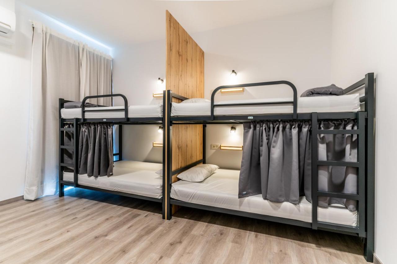 Four Rooms Hostel Lugo Ngoại thất bức ảnh