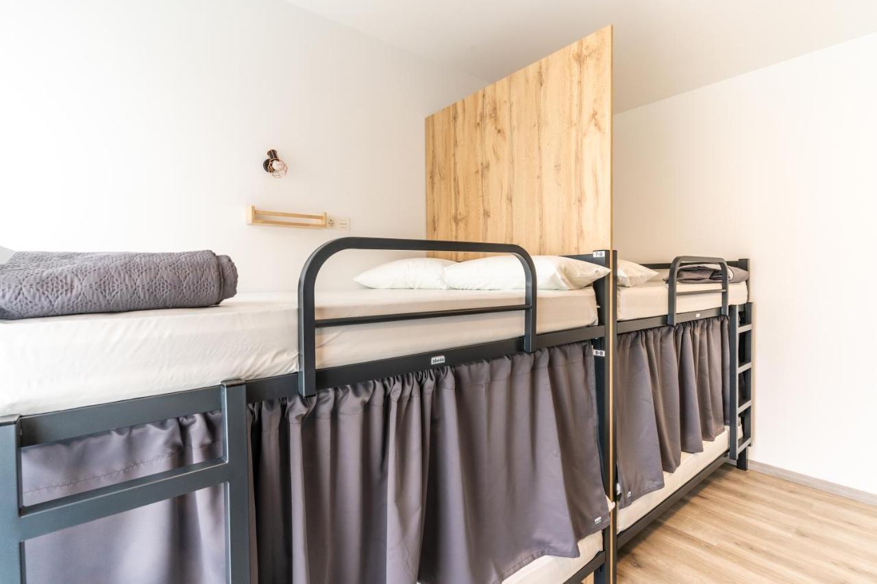 Four Rooms Hostel Lugo Ngoại thất bức ảnh