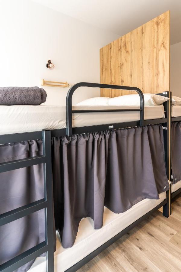 Four Rooms Hostel Lugo Ngoại thất bức ảnh