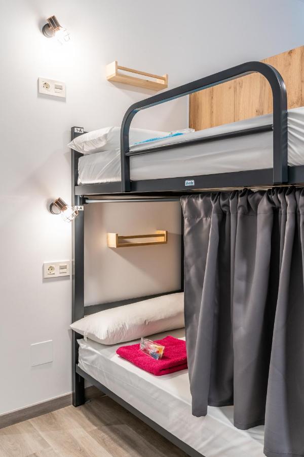 Four Rooms Hostel Lugo Ngoại thất bức ảnh